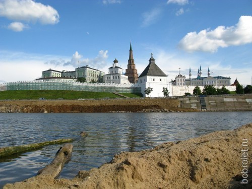 Вид Кремля со стороны реки Казанка
