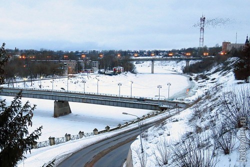 Оба ржевских моста через Волгу - старый и новый.